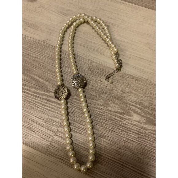 Elegant Faux Pearl Necklace With Rhinestone Beads & Adjustable Chain - Picture 6 of 6